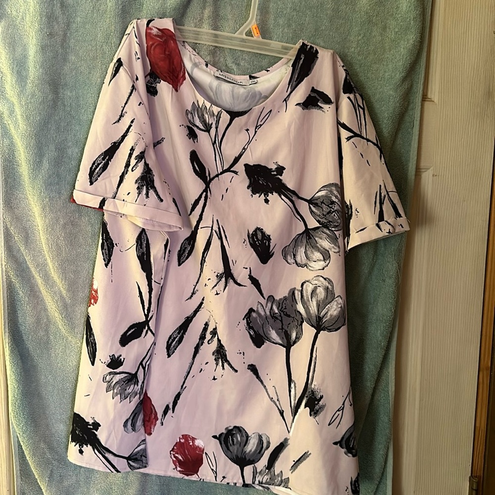 Beautiful muted colors floral top